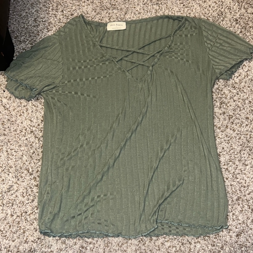 Free Kisses Size L crop top